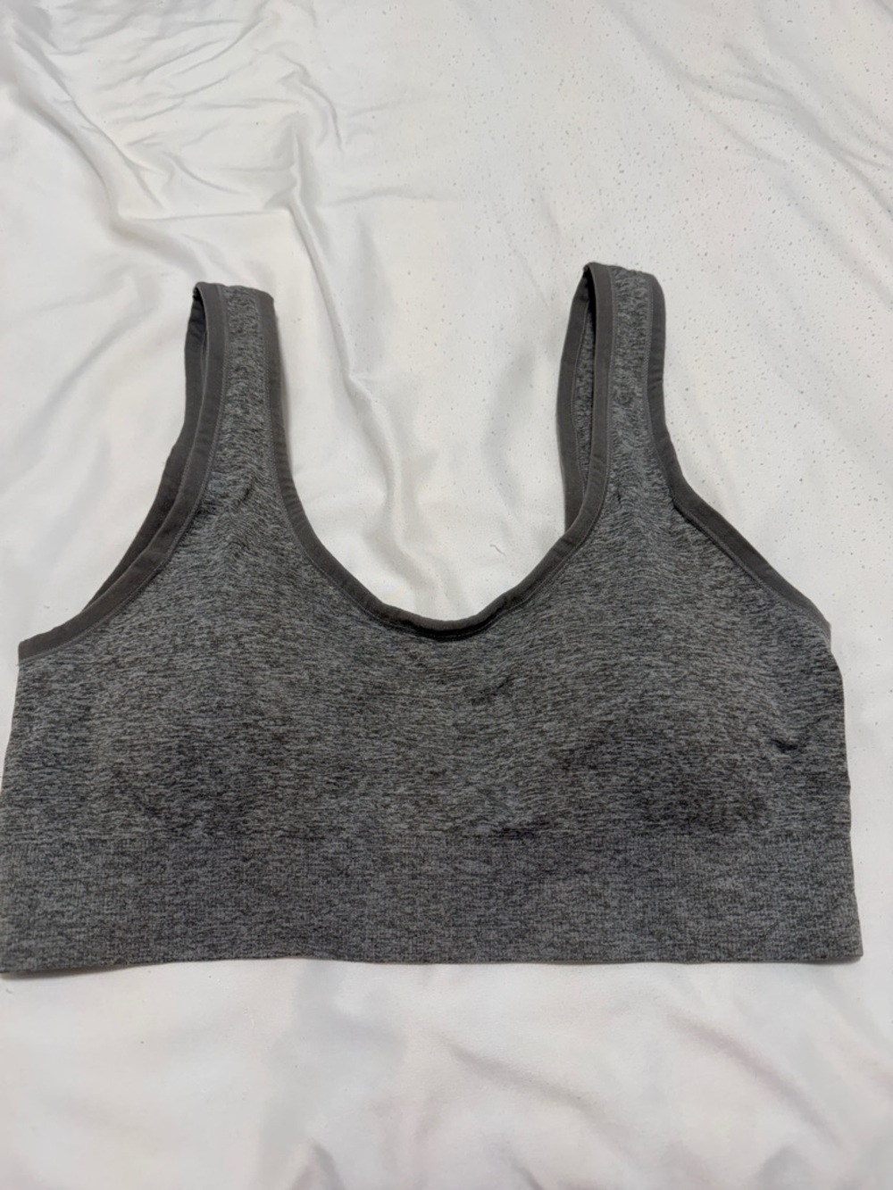 •womens grey shein size large sports bra 
•only selling for $5🩶